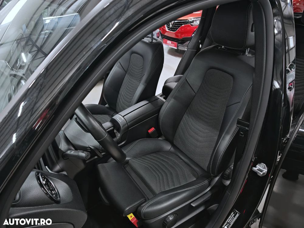 Mercedes GLB 200d 7 Locuri LED Widescreen 1/2 Sport-Leather KeylessGo Klima PDC