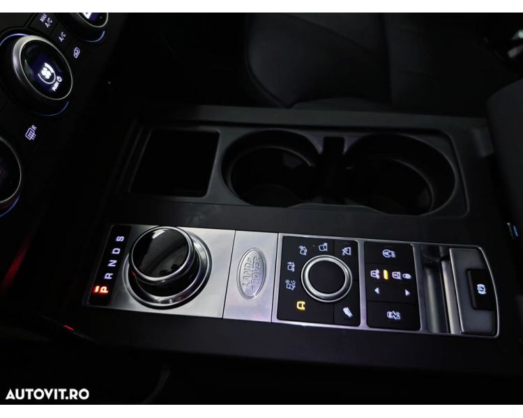 Land Rover Discovery 2.0 4x4 L SD4 SE 7 Locuri