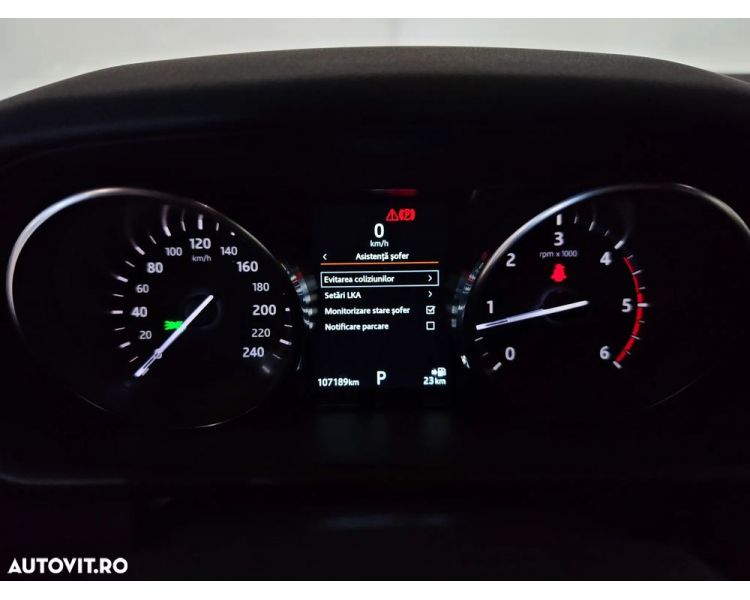Land Rover Discovery 2.0 4x4 L SD4 SE 7 Locuri