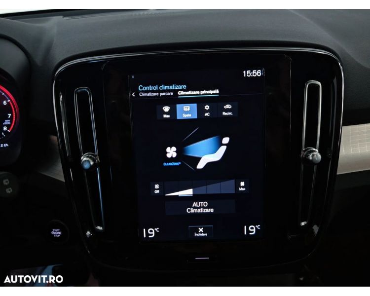 Volvo XC 40 T2 AT8 Momentum New Model