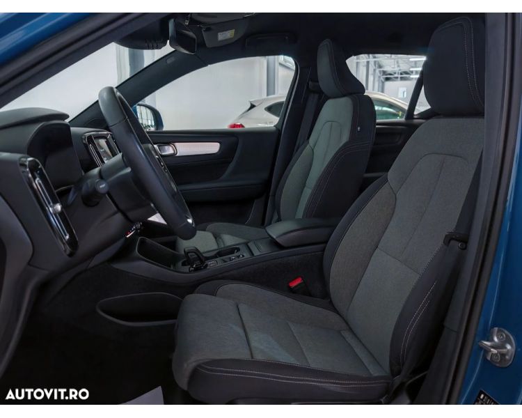 Volvo XC 40 T2 AT8 Momentum New Model