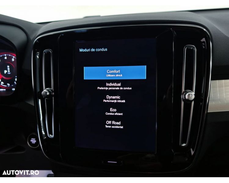 Volvo XC 40 T2 AT8 Momentum New Model