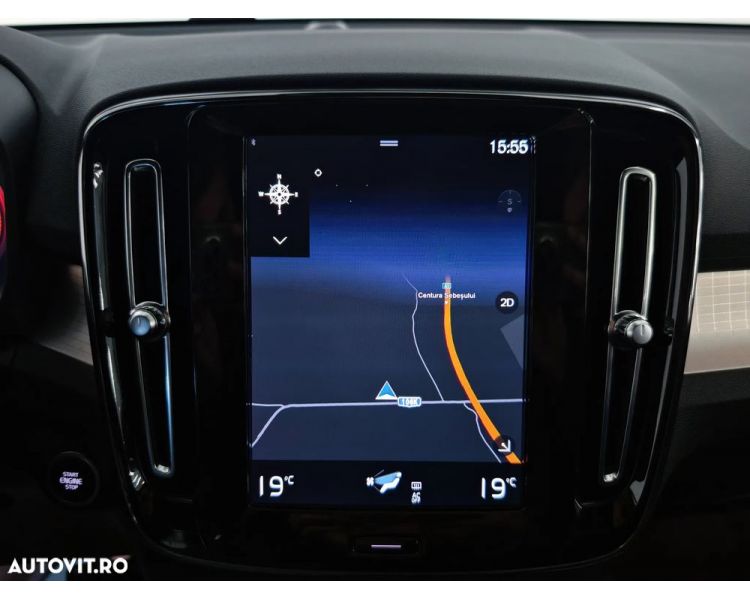 Volvo XC 40 T2 AT8 Momentum New Model