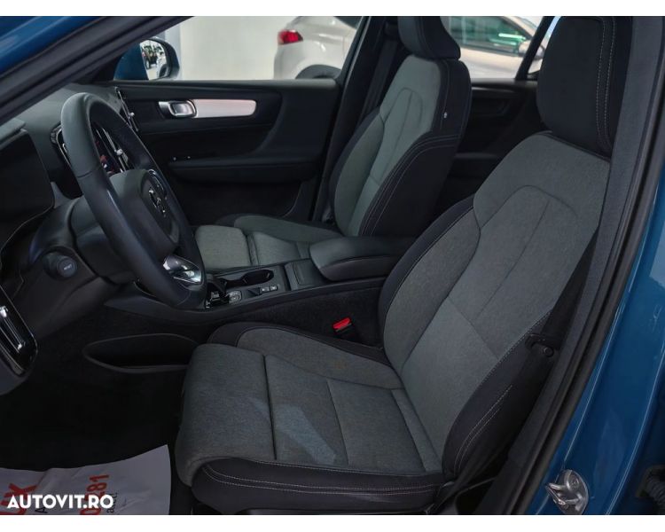 Volvo XC 40 T2 AT8 Momentum New Model