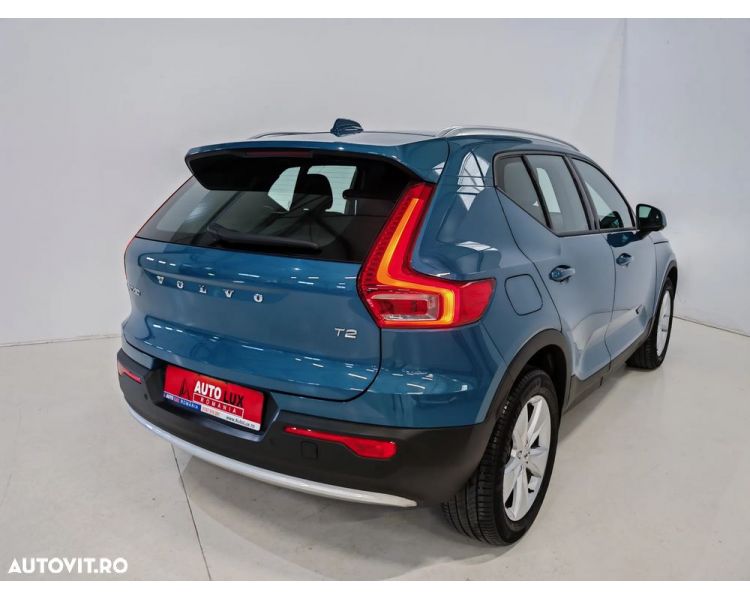 Volvo XC 40 T2 AT8 Momentum New Model