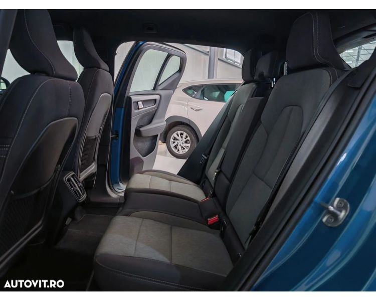 Volvo XC 40 T2 AT8 Momentum New Model