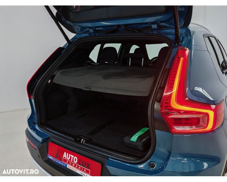 Volvo XC 40 T2 AT8 Momentum New Model
