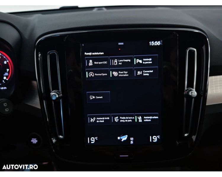 Volvo XC 40 T2 AT8 Momentum New Model