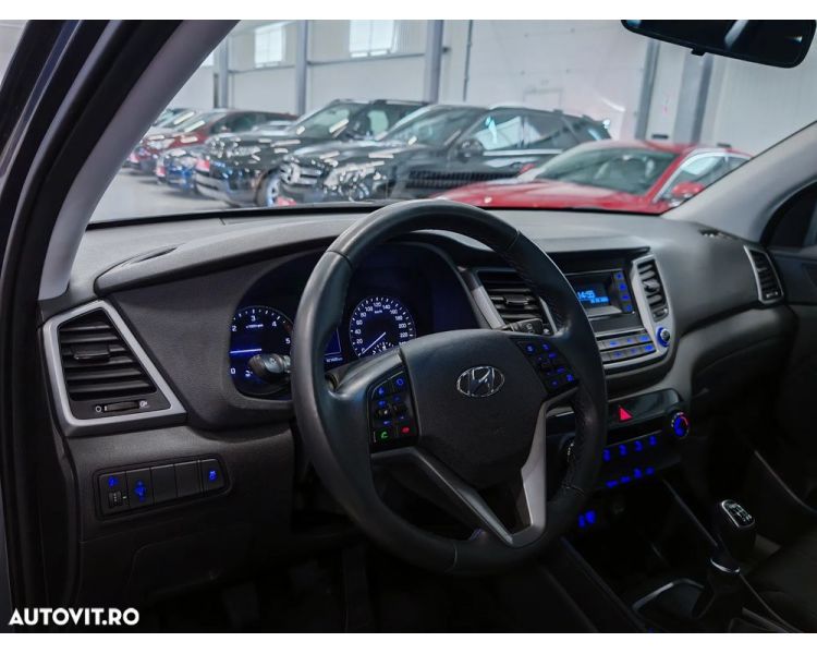 Hyundai Tucson blue 1.7 CRDi 2WD