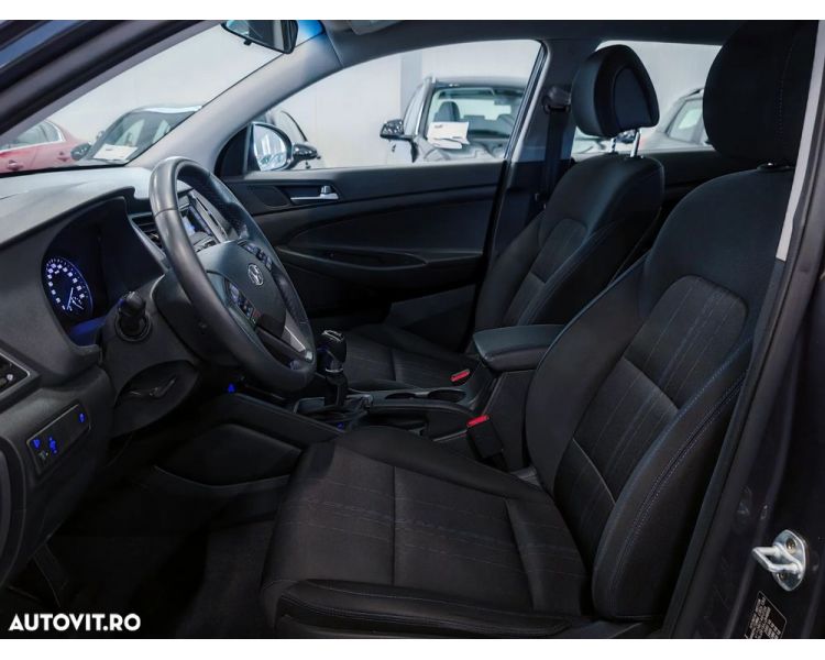 Hyundai Tucson blue 1.7 CRDi 2WD