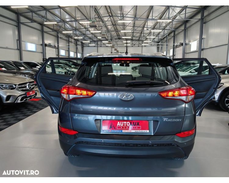 Hyundai Tucson blue 1.7 CRDi 2WD