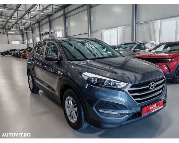 Hyundai Tucson blue 1.7 CRDi 2WD