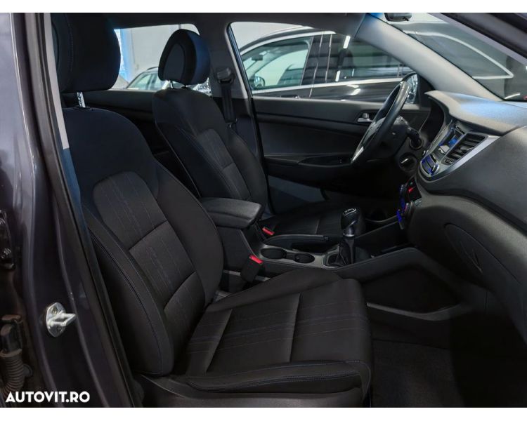 Hyundai Tucson blue 1.7 CRDi 2WD