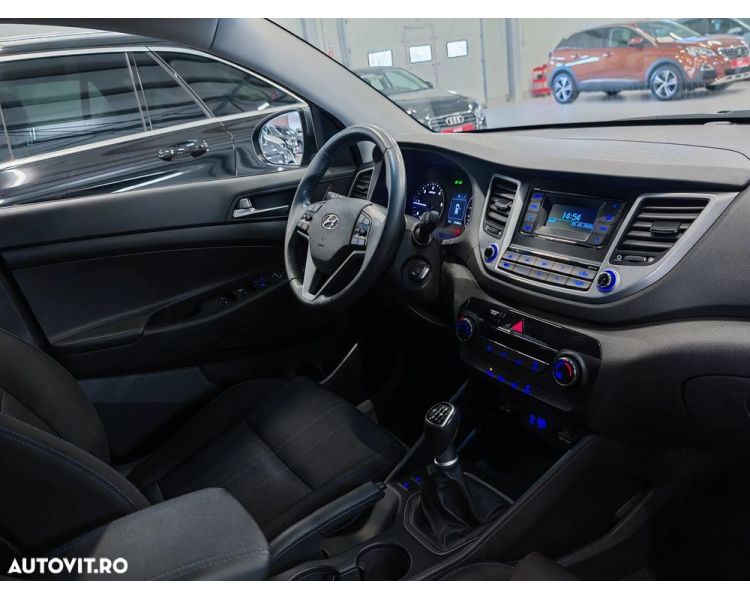 Hyundai Tucson blue 1.7 CRDi 2WD