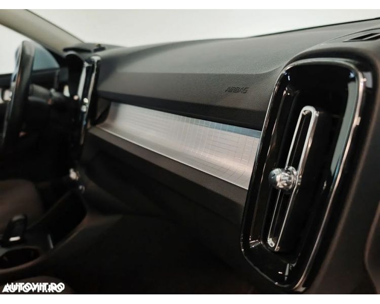 Volvo XC40 1.5 T3 Aut. LED-Xenon Virtual Navi KeylessGo Camera Klima PDC