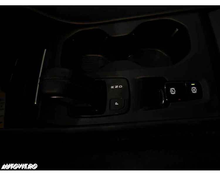 Volvo XC40 1.5 T3 Aut. LED-Xenon Virtual Navi KeylessGo Camera Klima PDC