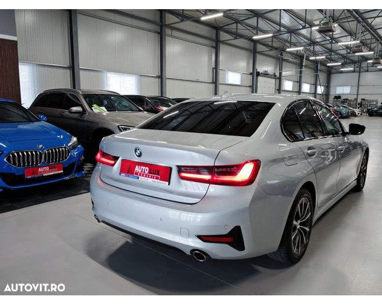 BMW Seria 3 318d Aut. Sport Line / Ambiental/Nav/Piele
