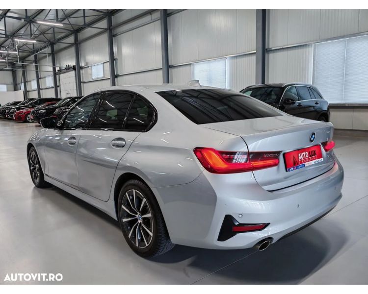 BMW Seria 3 318d Aut. Sport Line / Ambiental/Nav/Piele