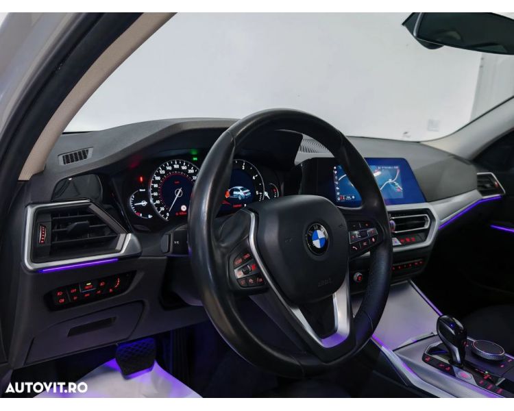 BMW Seria 3 318d Aut. Sport Line / Ambiental/Nav/Piele