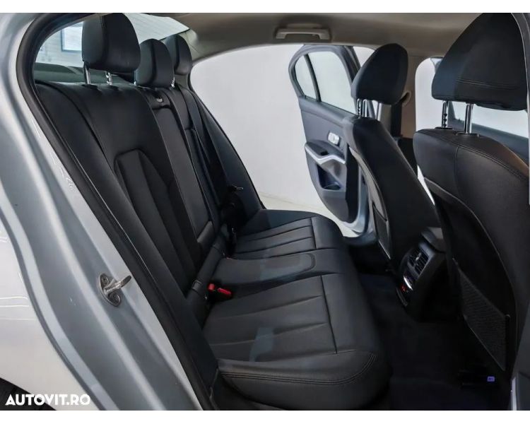 BMW Seria 3 318d Aut. Sport Line / Ambiental/Nav/Piele