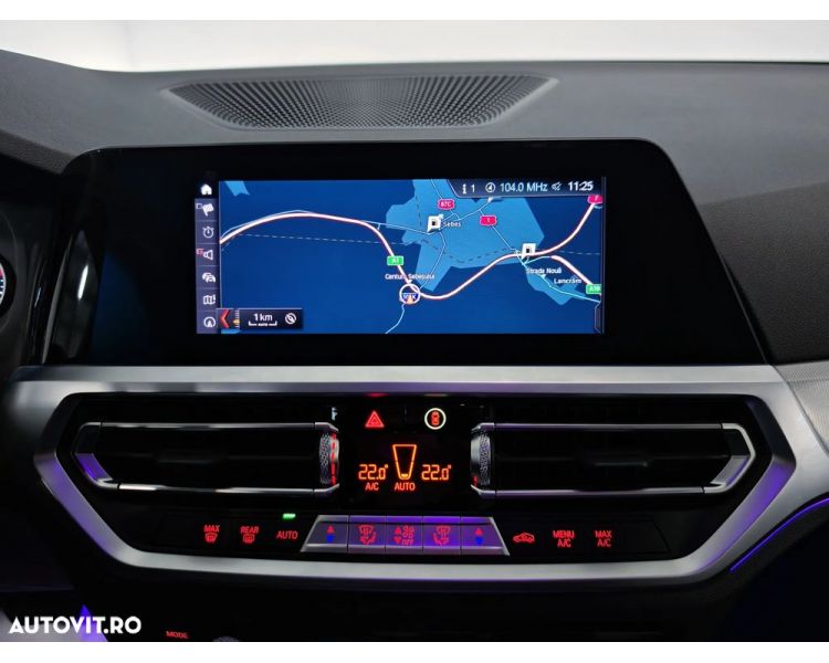 BMW Seria 3 318d Aut. Sport Line / Ambiental/Nav/Piele