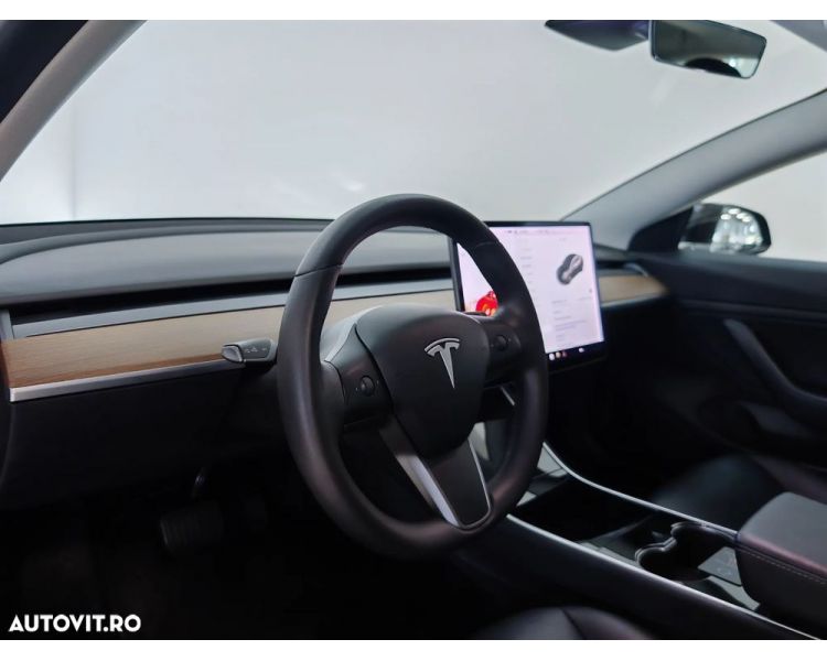 Tesla Model 3 Standard Range Plus 60 kWh 175 kW, 238 CP
