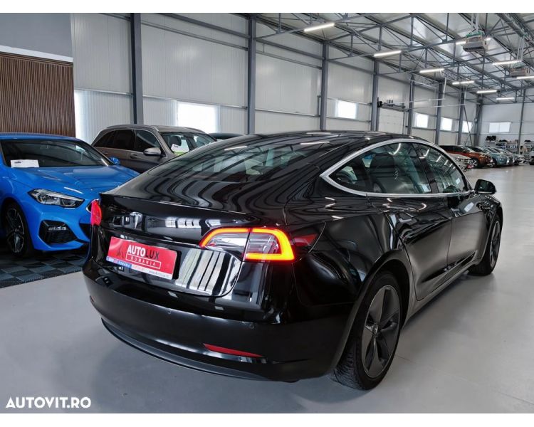Tesla Model 3 Standard Range Plus 60 kWh 175 kW, 238 CP