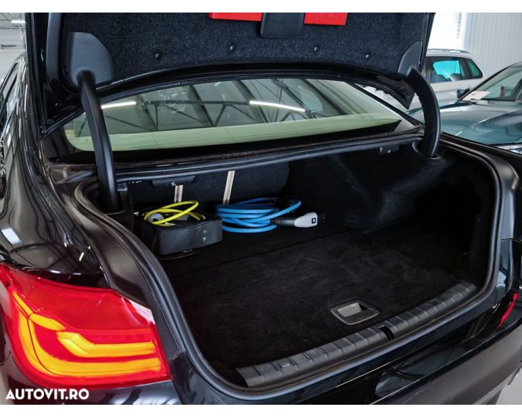 BMW Seria 5 530e 2.0 Plug In Hybrid Int Beige 12.2019