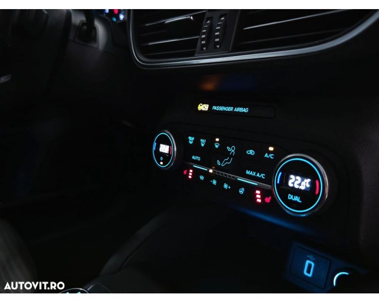 Ford Focus Turnier 1.5 EcoBlue Start-Stopp-System Aut. TITANIUM