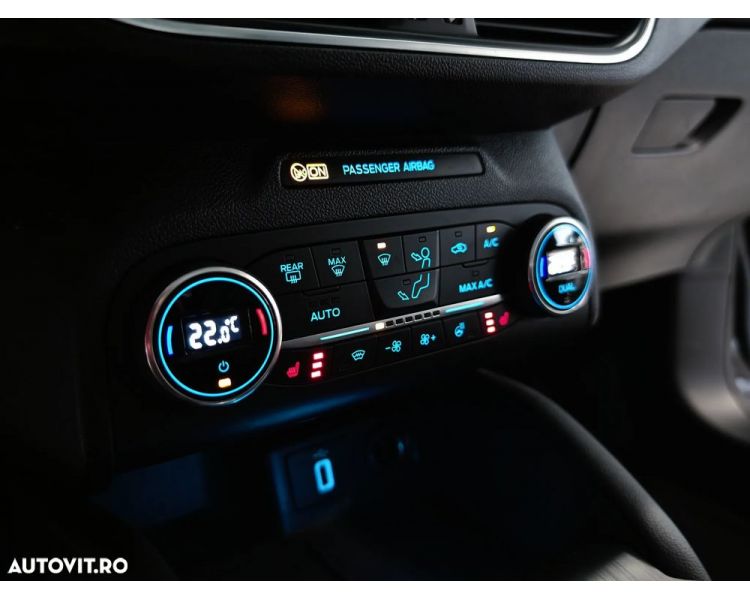 Ford Focus Turnier 1.5 EcoBlue Start-Stopp-System Aut. TITANIUM