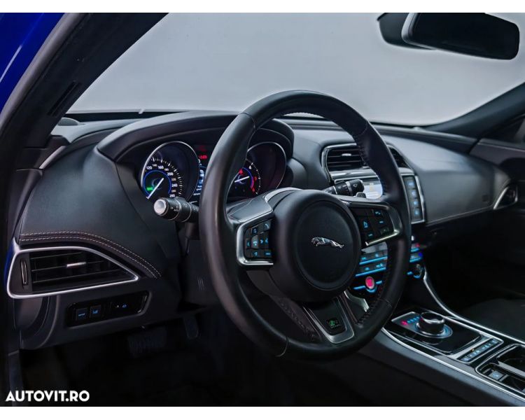 Jaguar XE E-Performance Aut. Pure R-Sport
