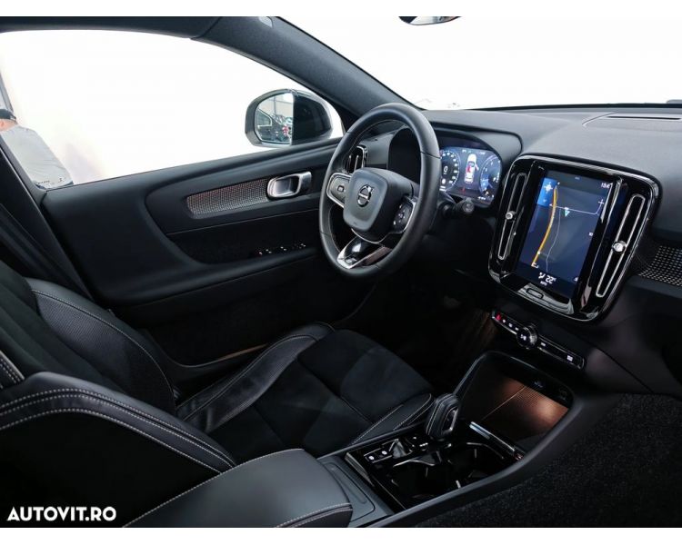 Volvo XC 40 T3 R-Design