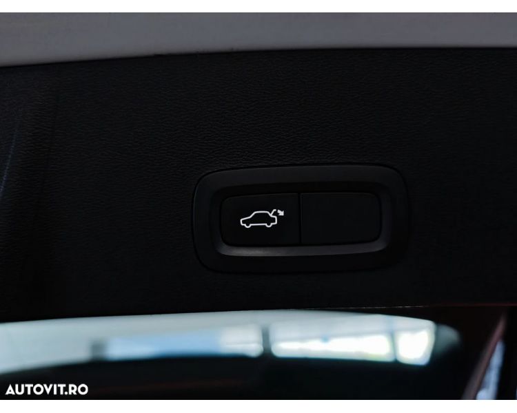 Volvo XC 40 T3 R-Design