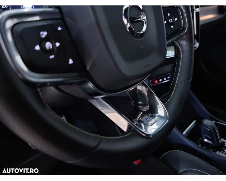 Volvo XC 40 T3 R-Design