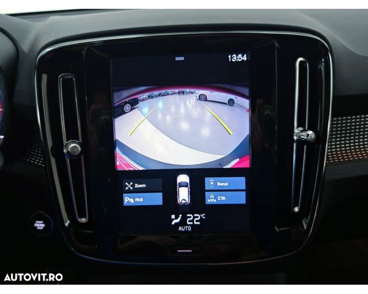 Volvo XC 40 T3 R-Design