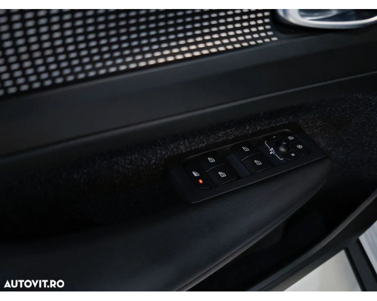 Volvo XC 40 T3 R-Design