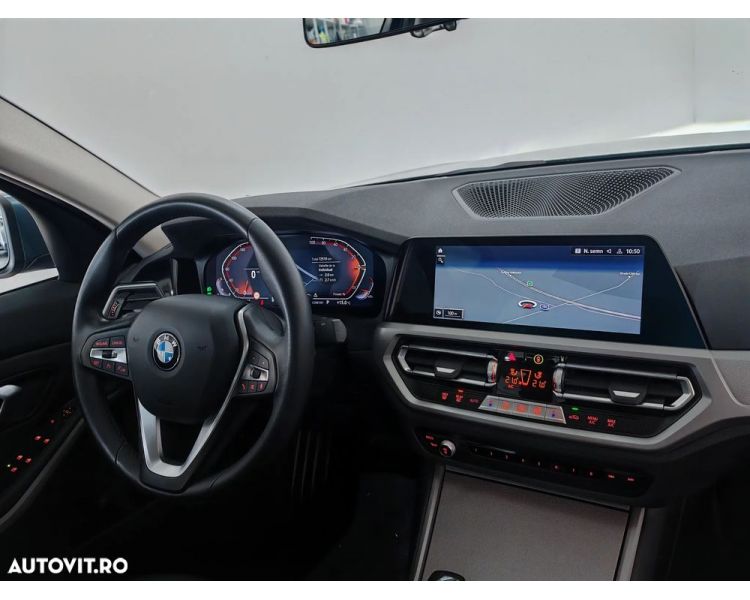 BMW Seria 3 318i Aut. Advantage