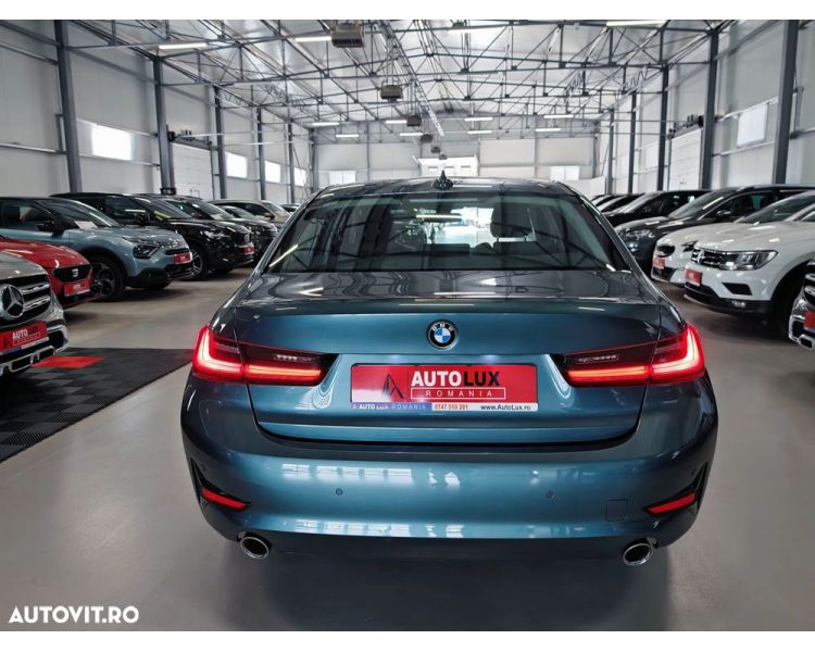BMW Seria 3 318i Aut. Advantage