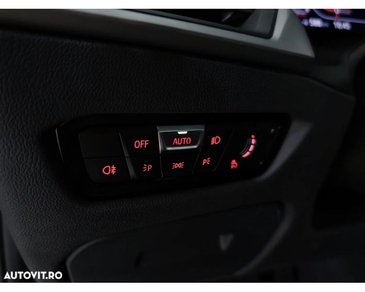 BMW Seria 3 318i Aut. Advantage