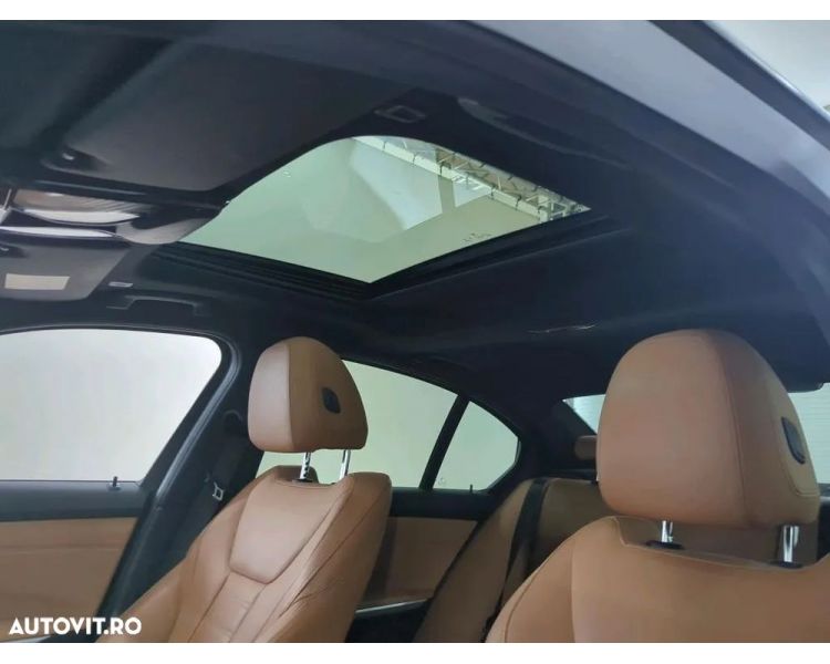 BMW Seria 3 320i Aut. High Executive