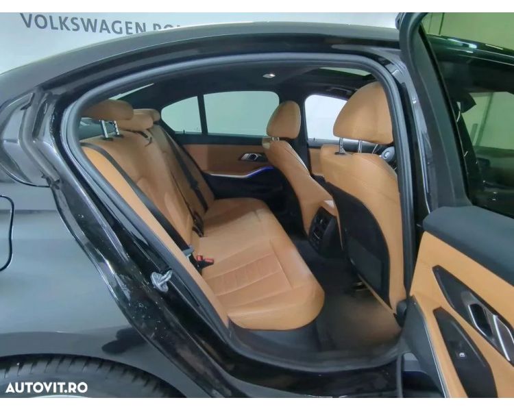 BMW Seria 3 320i Aut. High Executive