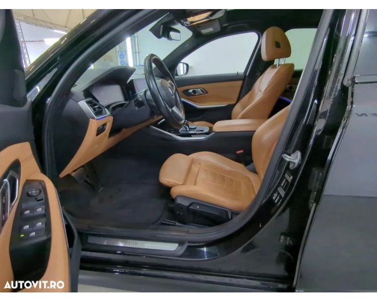 BMW Seria 3 320i Aut. High Executive