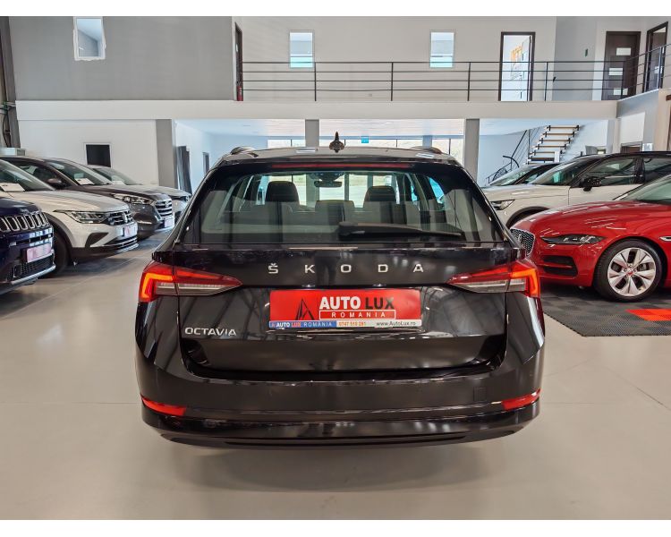 Skoda Octavia Combi 2.0 TDI Executive - Diesel - Automatic