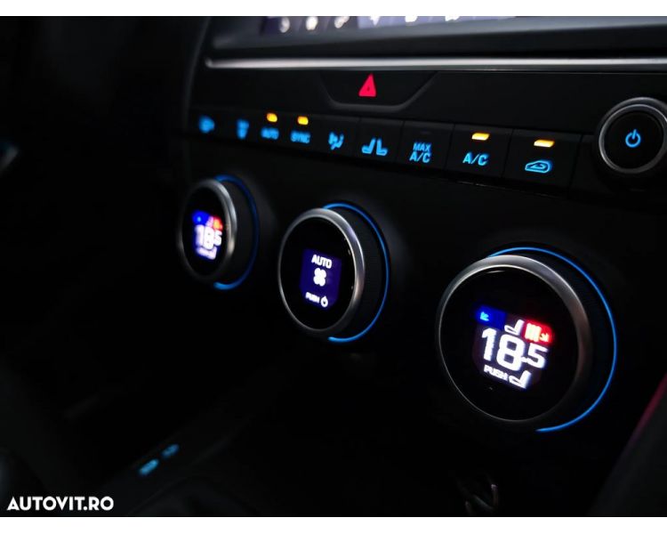 Jaguar E-Pace 2.0 D150 LED Navi-Pro KeylessGo Camera Klima PDC