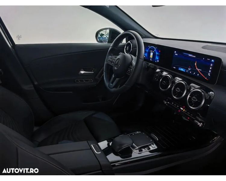 Mercedes-Benz A 180 7G-DCT