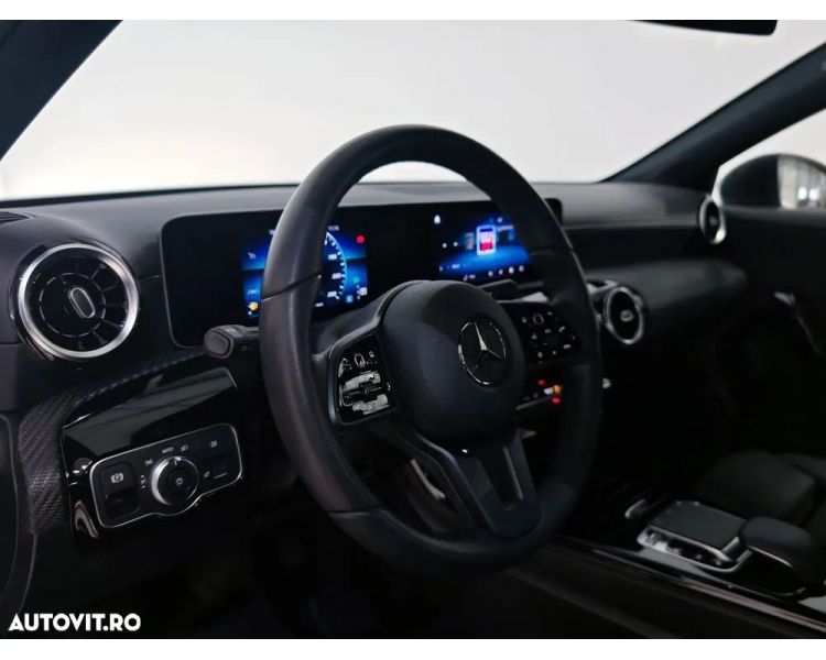 Mercedes-Benz A 180 7G-DCT