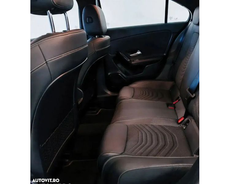 Mercedes-Benz A 180 7G-DCT