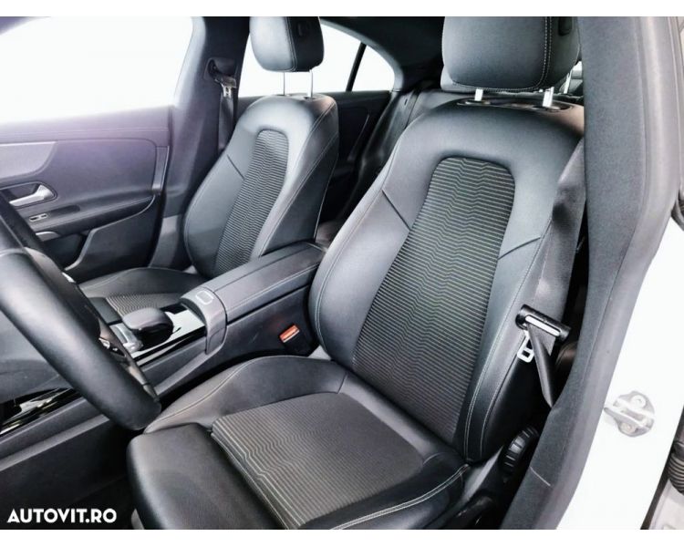 Mercedes-Benz CLA 180 7G-DCT Benzina