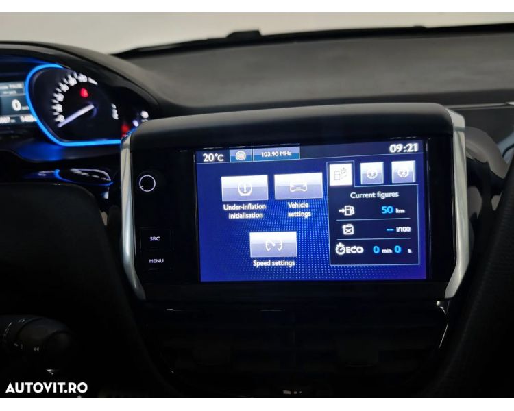 Peugeot 2008 1.2 e-THP Feline Titane