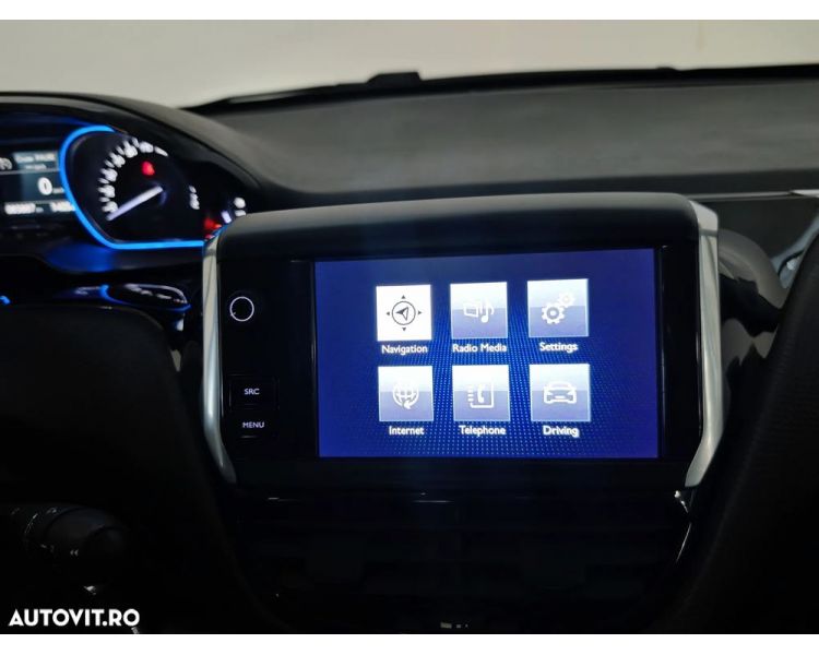 Peugeot 2008 1.2 e-THP Feline Titane